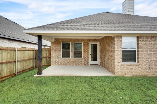 107 Maverick Trail, Valley View, TX 76272