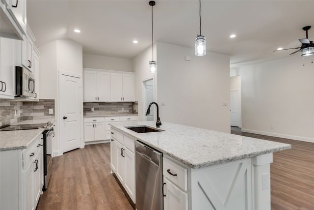 107 Maverick Trail, Valley View, TX 76272