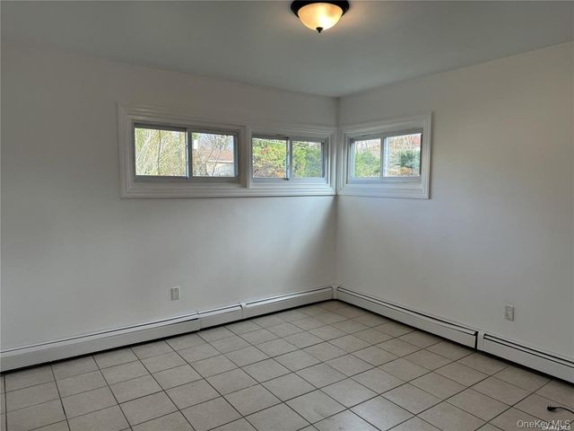 33 Clarissa Drive, Hicksville, NY 11801