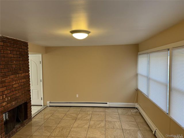 33 Clarissa Drive, Hicksville, NY 11801