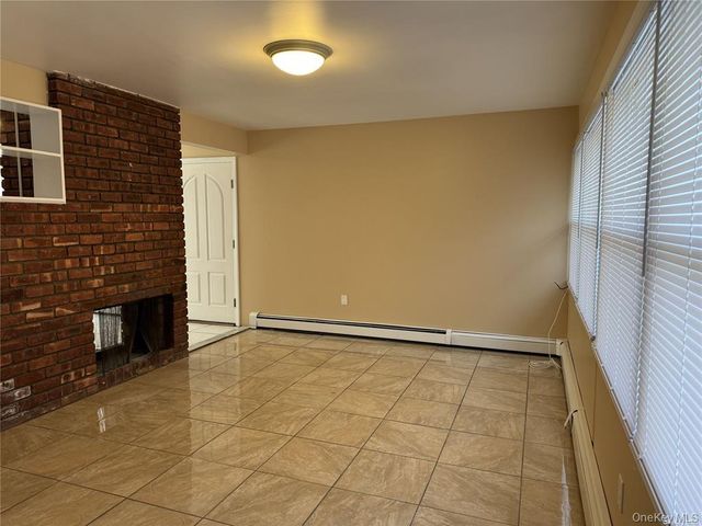 33 Clarissa Drive, Hicksville, NY 11801