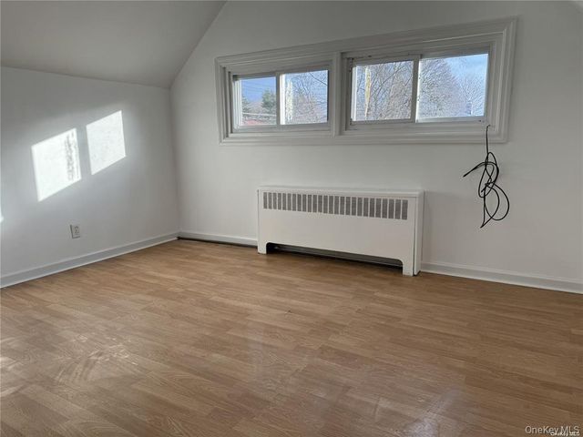 33 Clarissa Drive, Hicksville, NY 11801