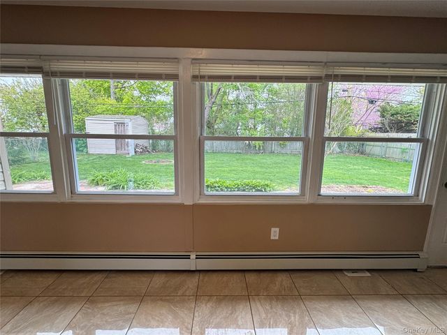 33 Clarissa Drive, Hicksville, NY 11801