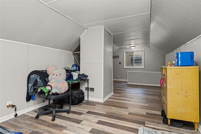 14898 Chesterfield Avenue, Warren, MI 48089