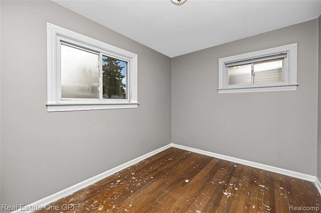 14898 Chesterfield Avenue, Warren, MI 48089