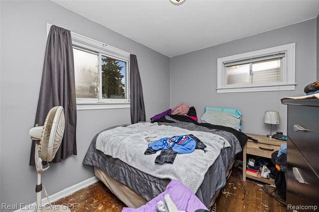 14898 Chesterfield Avenue, Warren, MI 48089