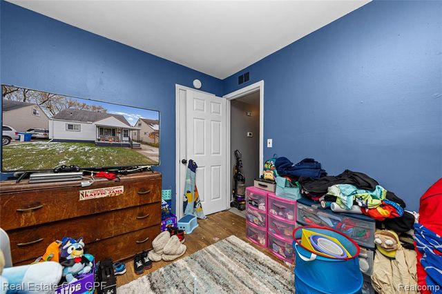 14898 Chesterfield Avenue, Warren, MI 48089