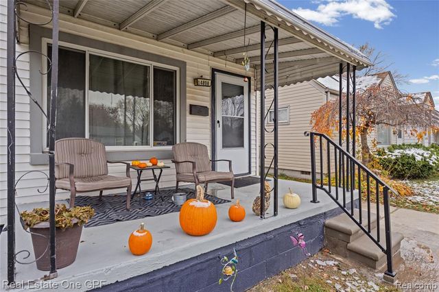 14898 Chesterfield Avenue, Warren, MI 48089