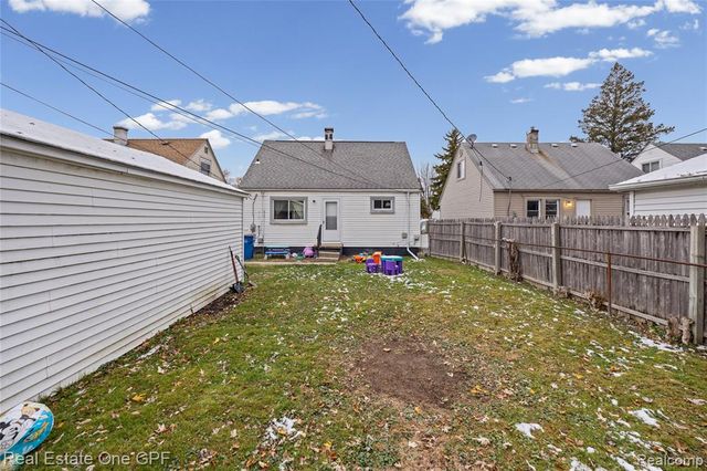 14898 Chesterfield Avenue, Warren, MI 48089