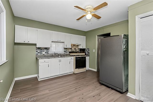 14898 Chesterfield Avenue, Warren, MI 48089