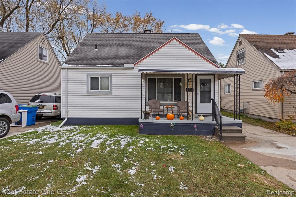 14898 Chesterfield Avenue, Warren, MI 48089