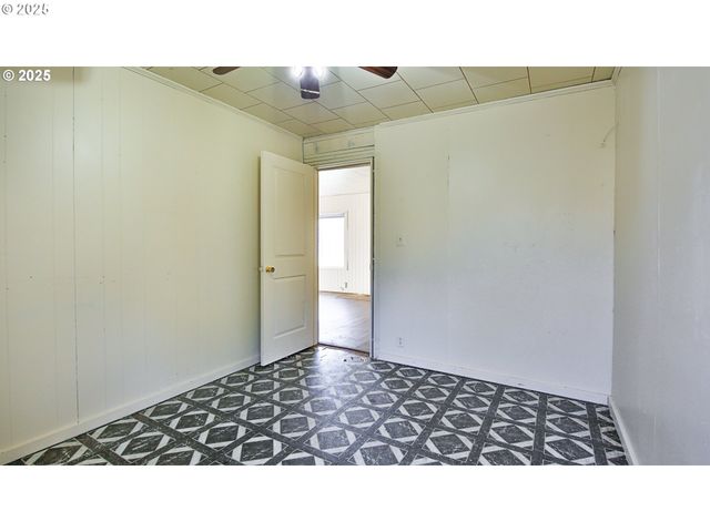 49801 HIGHWAY 242, Broadbent, OR 97414