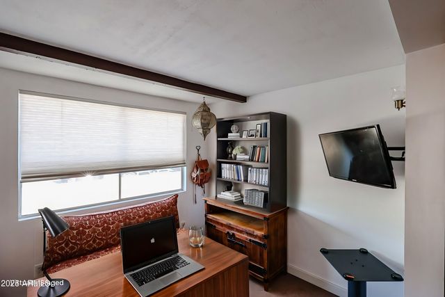 2605 W ROSE Lane B-202, Phoenix, AZ 85017