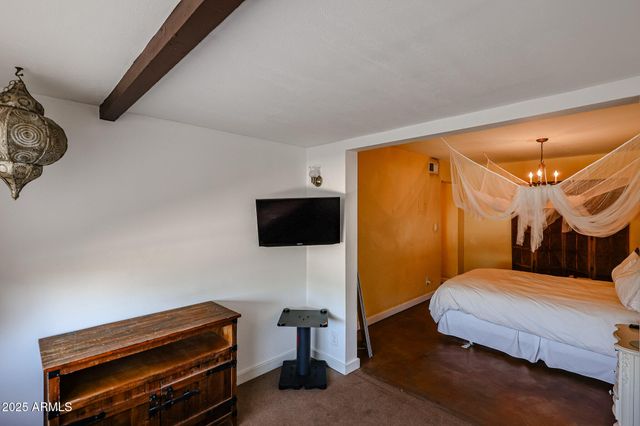 2605 W ROSE Lane B-202, Phoenix, AZ 85017