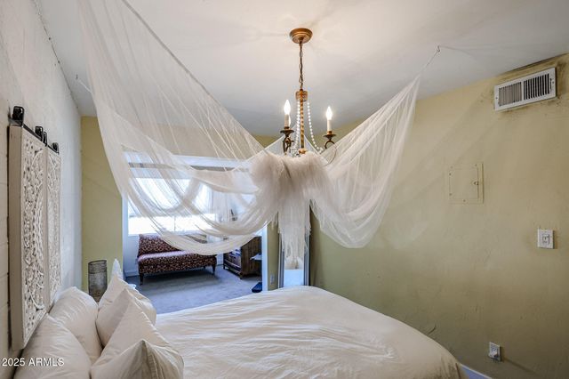 2605 W ROSE Lane B-202, Phoenix, AZ 85017