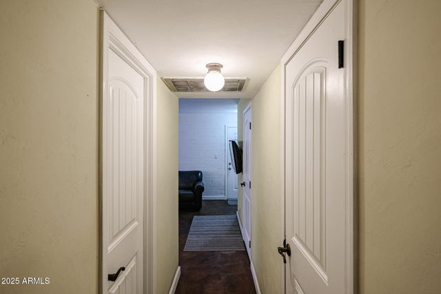 2605 W ROSE Lane B-202, Phoenix, AZ 85017