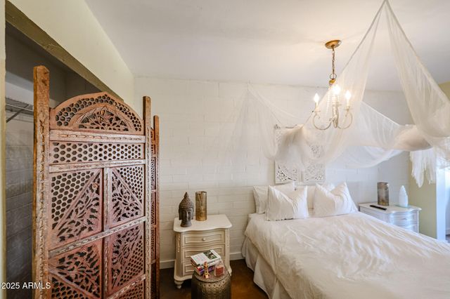 2605 W ROSE Lane B-202, Phoenix, AZ 85017