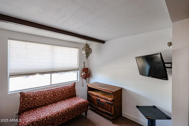 2605 W ROSE Lane B-202, Phoenix, AZ 85017