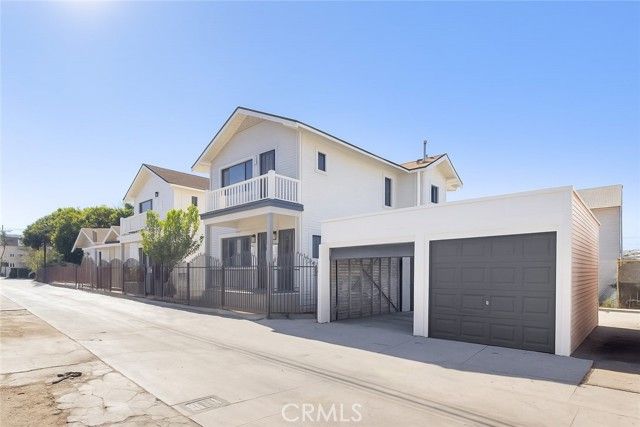 529 W 10th, Long Beach, CA 90813