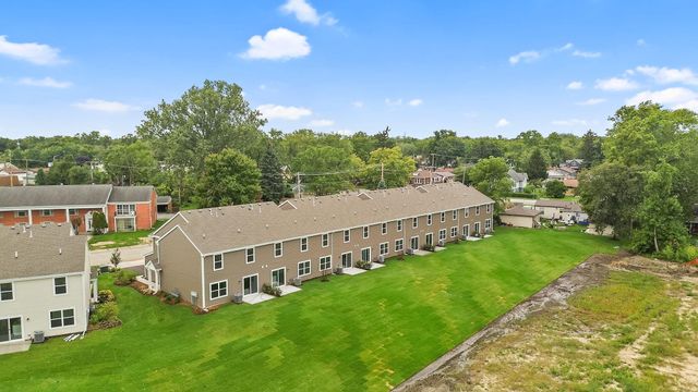 549 Cressmoor Boulevard, Hobart, IN 46342