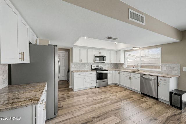 11210 N 52ND Avenue, Glendale, AZ 85304