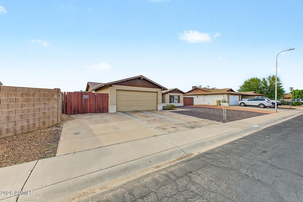 11210 N 52ND Avenue, Glendale, AZ 85304 — photo 3