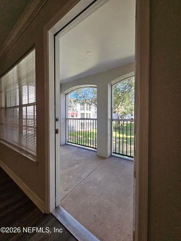 3591 KERNAN Boulevard S 323, Jacksonville, FL 33224