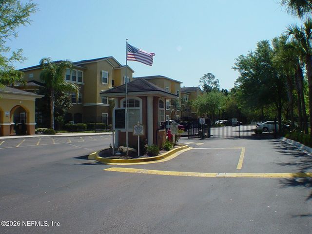 3591 KERNAN Boulevard S 323, Jacksonville, FL 33224