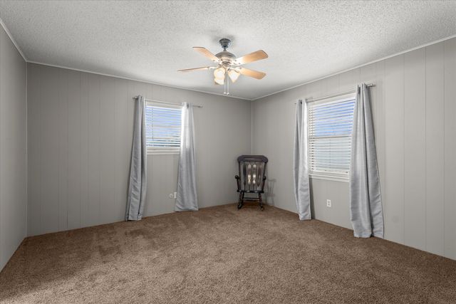 403 Poplar Street, Levelland, TX 79336