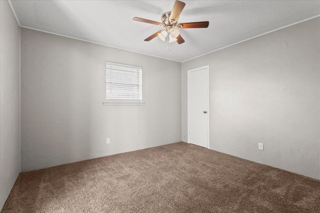 403 Poplar Street, Levelland, TX 79336