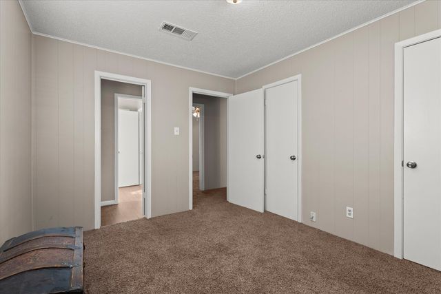 403 Poplar Street, Levelland, TX 79336