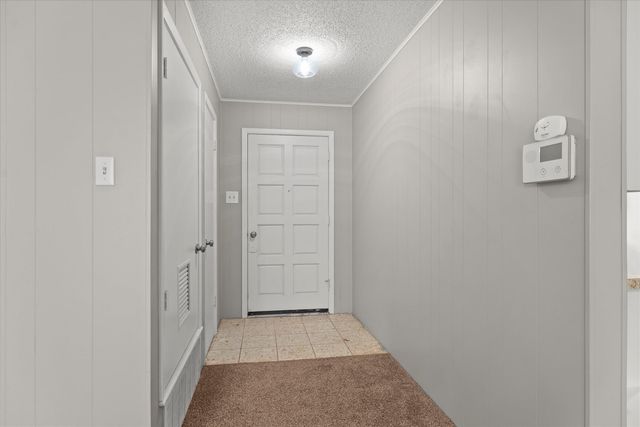 403 Poplar Street, Levelland, TX 79336