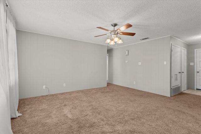 403 Poplar Street, Levelland, TX 79336