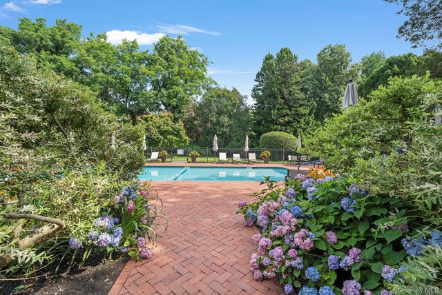 514 Pantigo Road 5, East Hampton, NY 11937