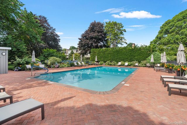 514 Pantigo Road 5, East Hampton, NY 11937
