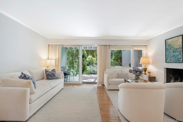 514 Pantigo Road 5, East Hampton, NY 11937