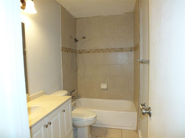 3321 Scotch Moss Lane, La Porte, TX 77571