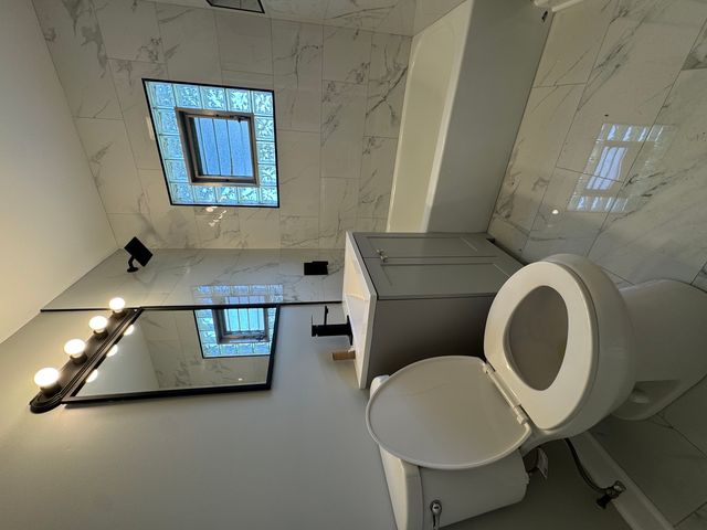 5735 W 80th Street, Burbank, IL 60459