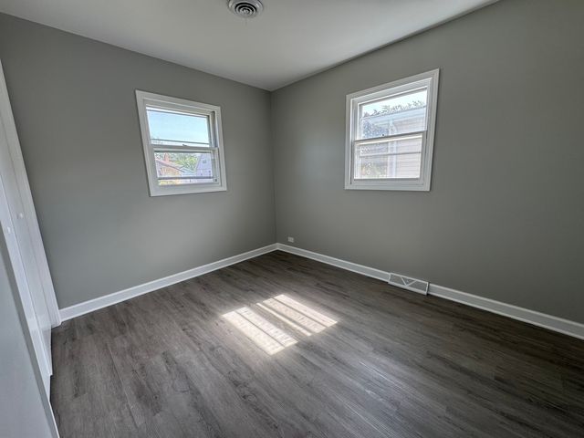 5735 W 80th Street, Burbank, IL 60459