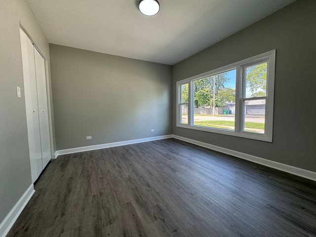 5735 W 80th Street, Burbank, IL 60459