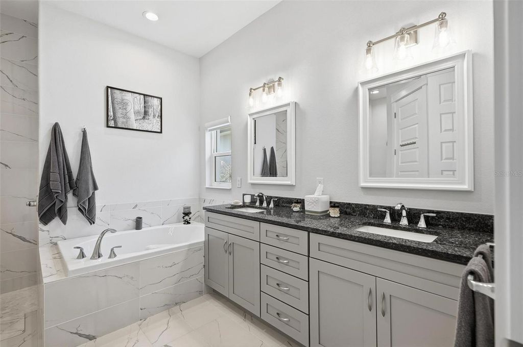 Image 38 of property listing at 9 DEL PALMA DRIVE, Palm Coast, FL 32137