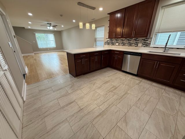 2706 W Jackson Boulevard, Chicago, IL 60612