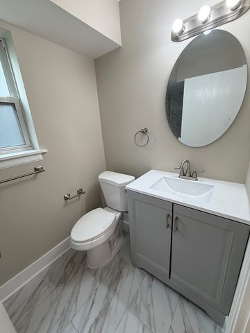 2706 W Jackson Boulevard, Chicago, IL 60612
