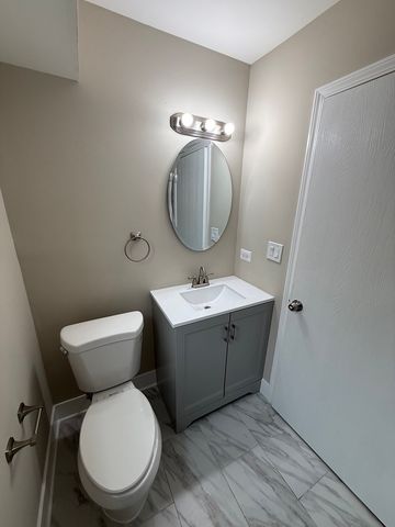 2706 W Jackson Boulevard, Chicago, IL 60612