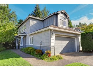 9841 Nw SILVER RIDGE Loop, Portland, OR 97229