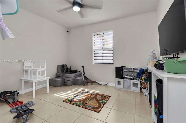 2597 SE 2nd St, Homestead, FL 33033