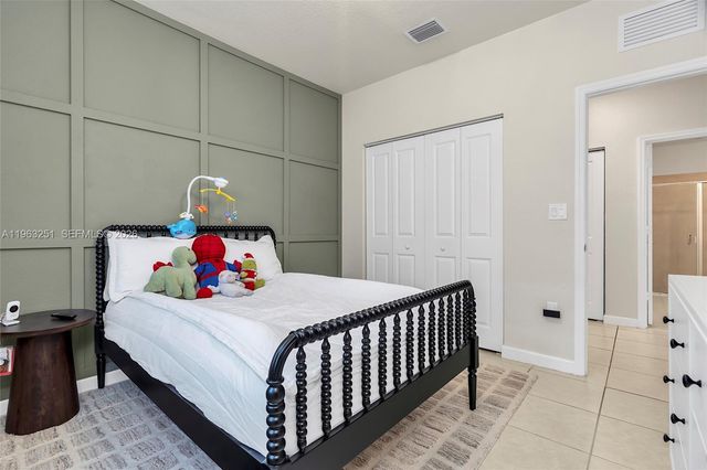 2597 SE 2nd St, Homestead, FL 33033