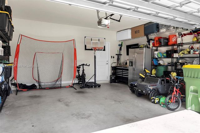 2597 SE 2nd St, Homestead, FL 33033