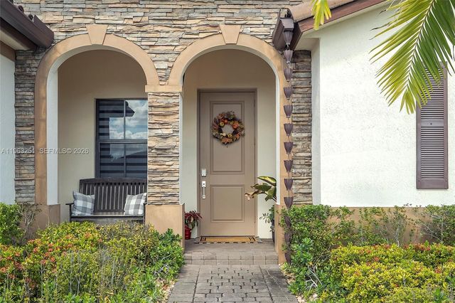 2597 SE 2nd St, Homestead, FL 33033