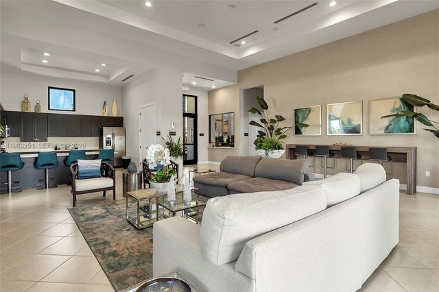 2597 SE 2nd St, Homestead, FL 33033